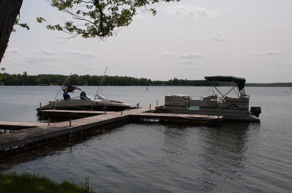 Woodland Estate Resort Campbellford Exterior photo